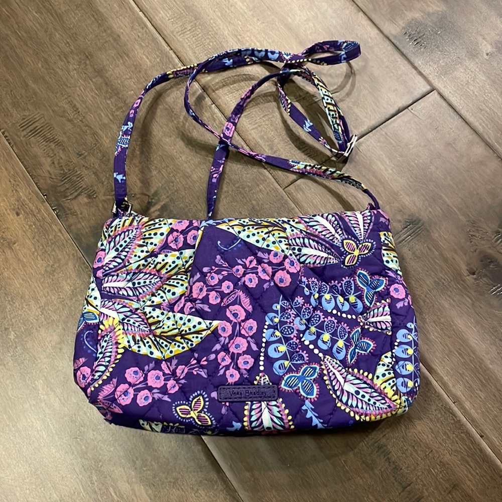 Vera Bradley crossbody - like new condition